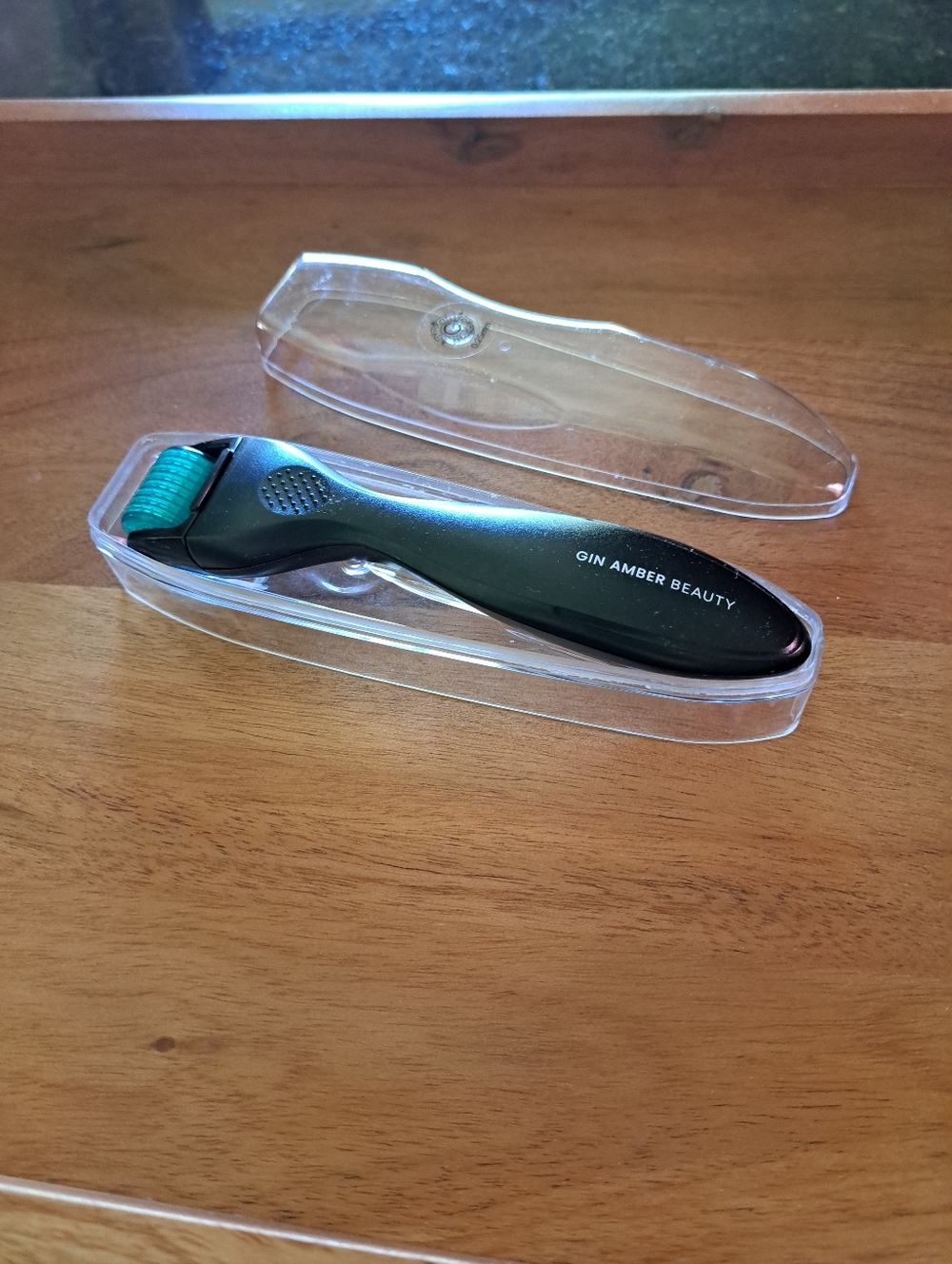 Gin Amber Green Derma Roller Handle with Replacement Head - Picture 3 of 6